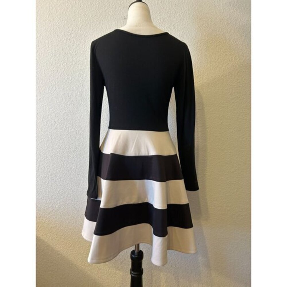 Women's City Triangles Black Long Sleeved White Strip Dress Size‎ Medium - Picture 3 of 13